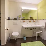 Lausbub *
